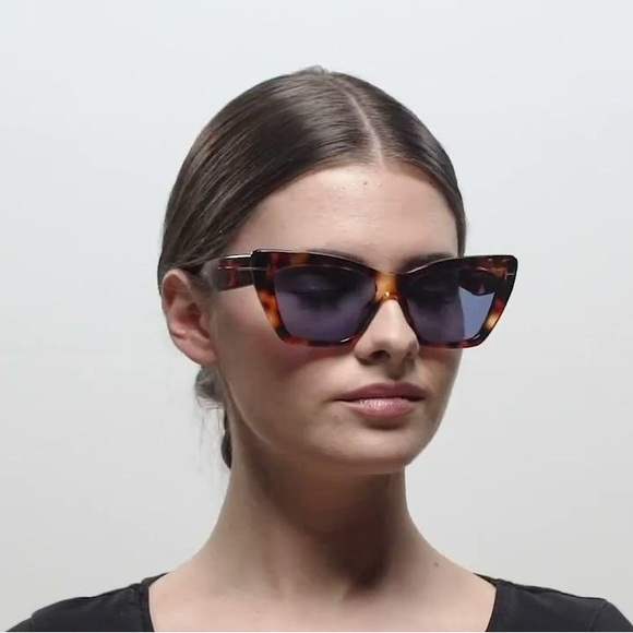 Tom Ford Accessories - NEW FT0871/S 55V TOM FORD WYATT TF871 55V WOMEN HAVANA BLUE CAT EYE SUNGLASSES
